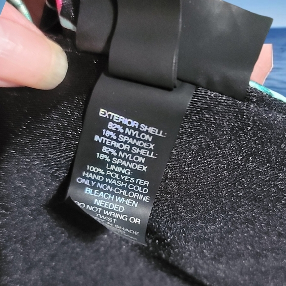 💥NEW💥 LA HEARTS 💕 - Small Black & Tropical Bikini Top - Picture 5 of 5